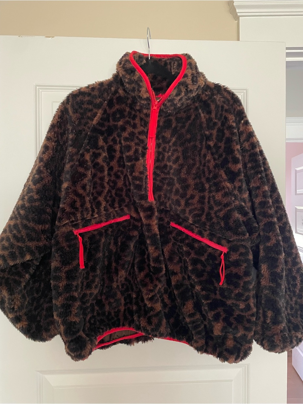 RUMORED - SUN VALLEY SHERPA, leopard print, small/medium - Picture 2 of 7